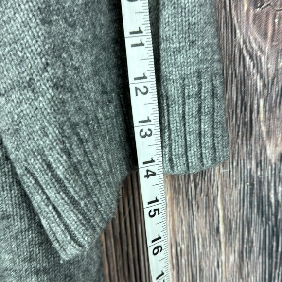 Banana Republic Gray Lambswool and Cashmere Blend Cardigan /Sweater- Size XL - Picture 7 of 11
